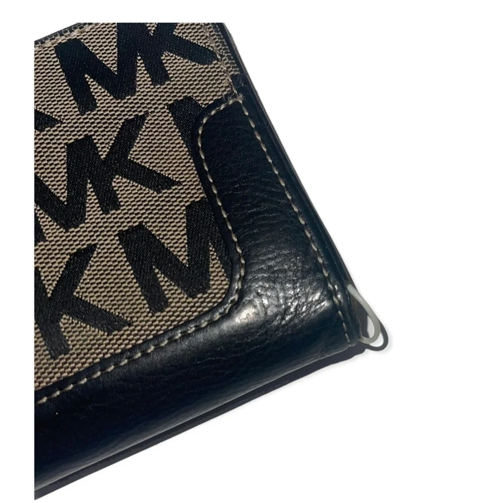 MICHAEL KORS Black & Tan Signature MK Hobo, Wallet & Wristlet Bundle